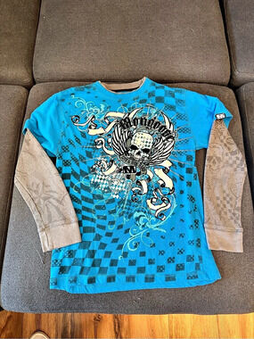 MongOOSE Graphic Long Sleeve Tee in Blue & Gray